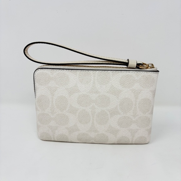 Coach Small Wristlet Pouch Wallet - White / Chalk - New with cosmetic defect - Picture 2 of 6